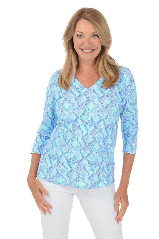Blue Snake Hearts Classic UPF50+ V-Neck Top Youthful Women's Pop