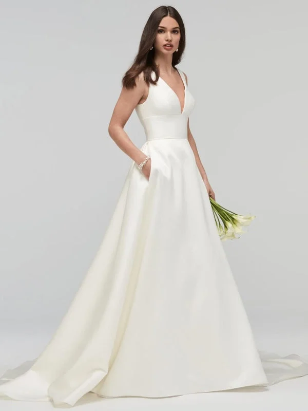 Ivory A-Line Wedding Dresses With Train Sleeveless Pockets V-Neck Backless Satin Fabric Long Bridal Gowns Traditional Women's Wool