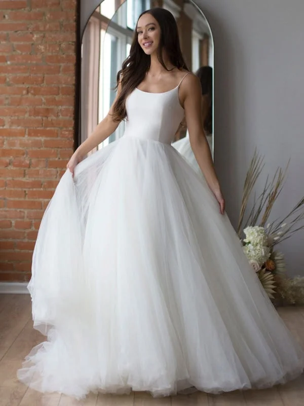 White Wedding Dress Designed Neckline Sleeveless Backless Zipper Tiered With Train Tulle Long Bridal Gowns Cozy Women's Sherpa - lined