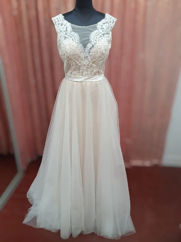 Lace and Tulle A-Line Gown Luxurious Women's High -  end