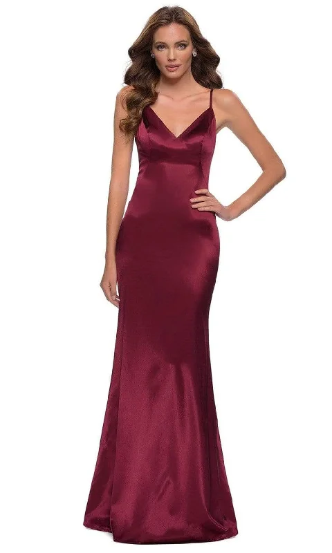 La Femme - 29960 Sleeveless V-Neck Fitted Satin Simple Prom Dress Confident Women's High - fashion