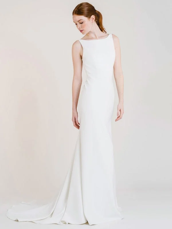 White Simple Wedding Dress With Train Bateau Neck Sleeveless Backless Satin Fabric Mermaid Bridal Dresses Stylish Women's Neon
