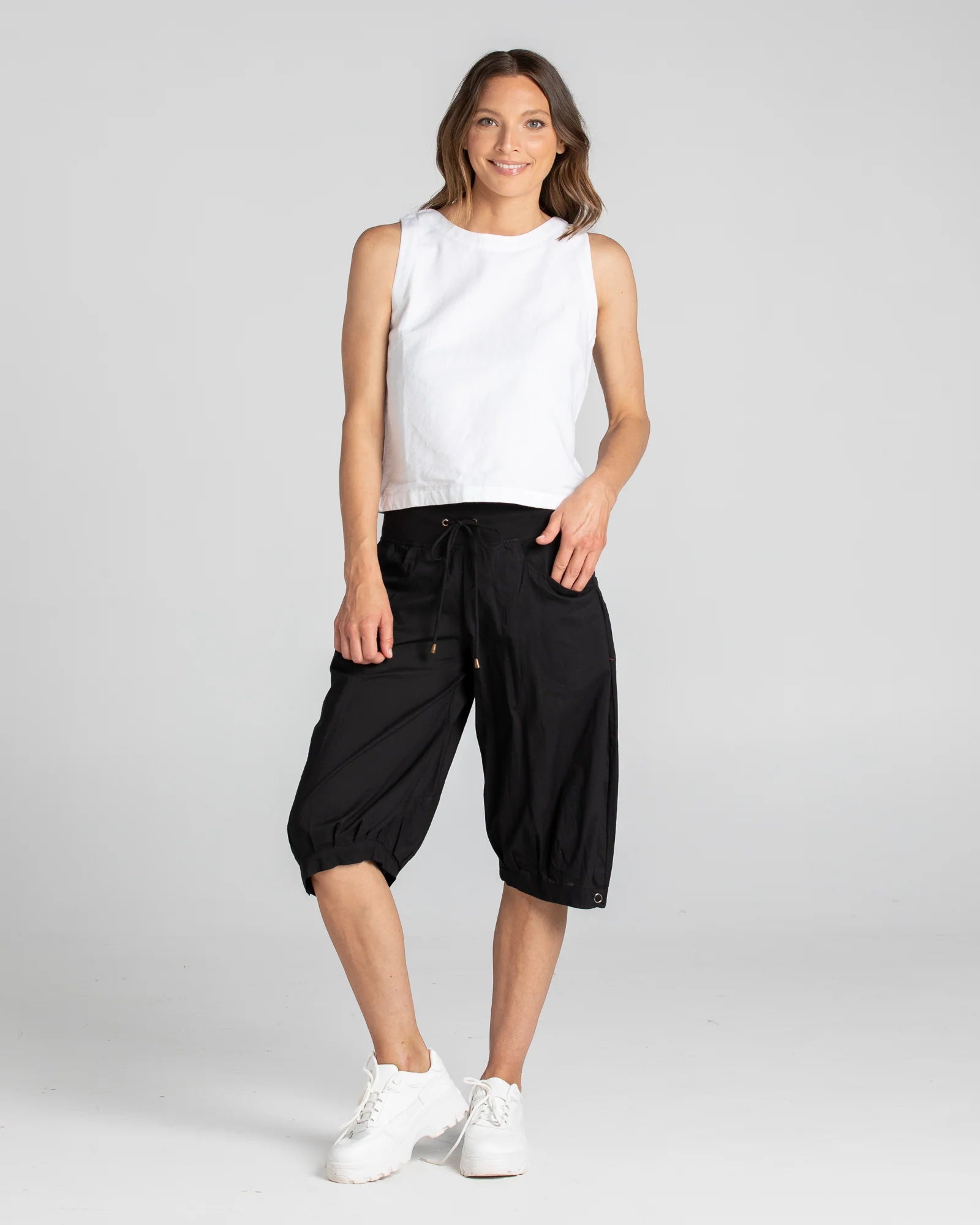 Jada Short Basic Black purpose