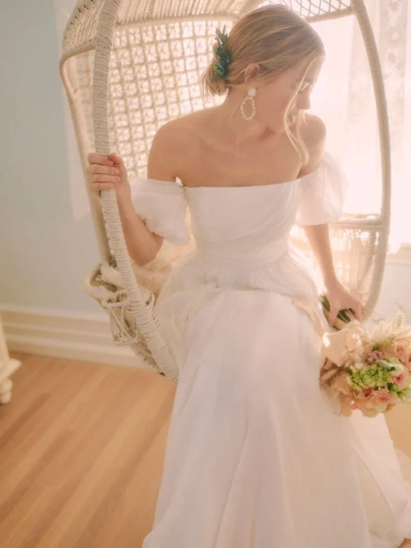 White Simple Wedding Dress A-Line Off The Shoulder Chiffon Strapless Long Bridal Dresses Refined Women's Hand - crafted