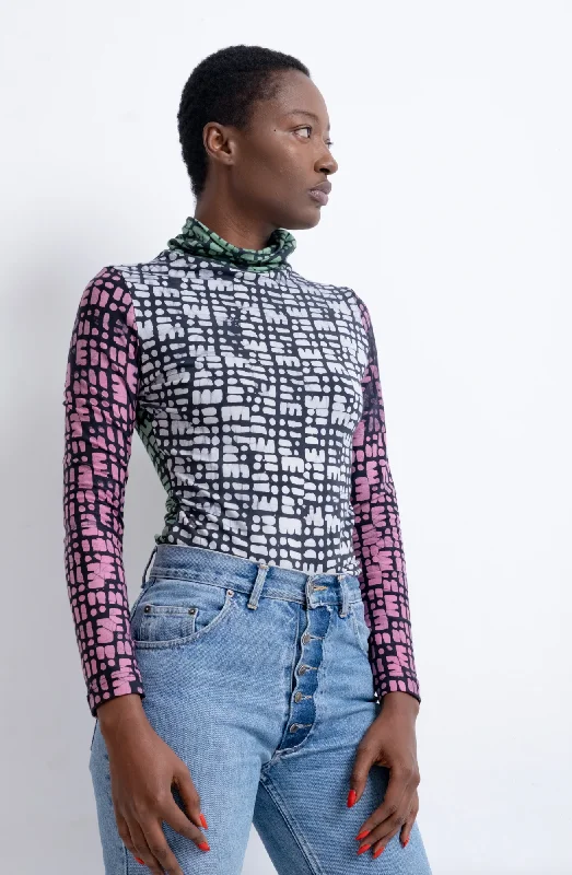 Hand Dyed Stricta Turtleneck in Carnival Laid - back Women's Vibe
